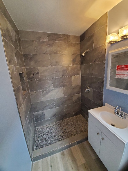 Building Photo - 617 Cedar Ave