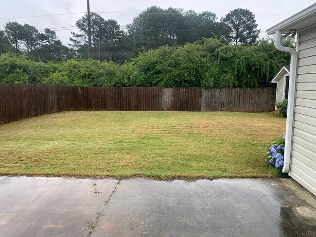 Building Photo - Cute 3/2 Home in Ogletree Village