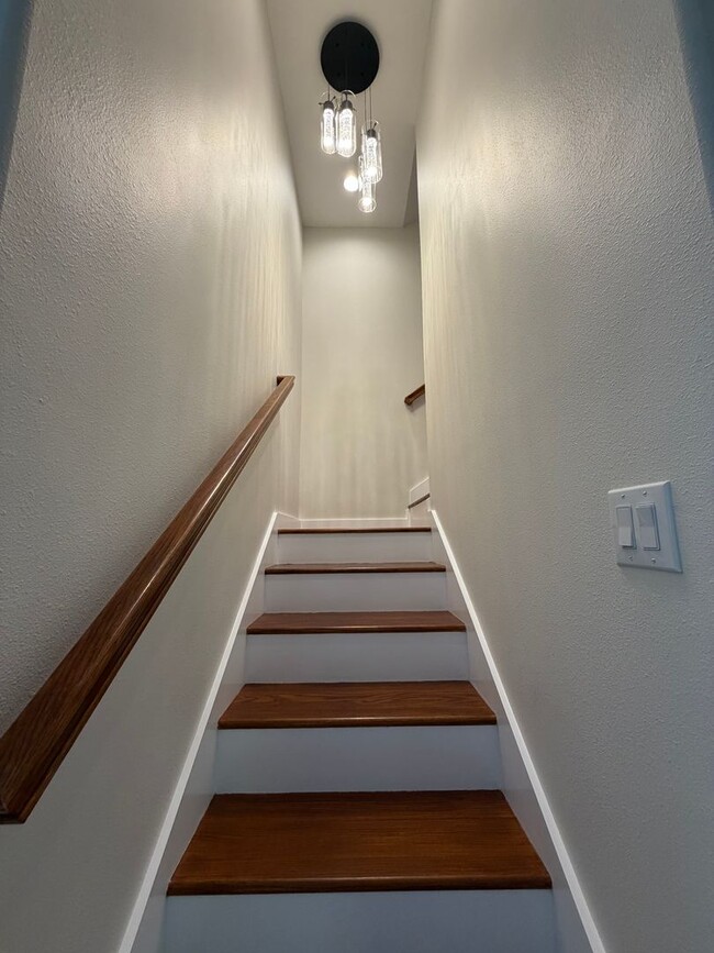 Building Photo - Furnished 4 Bedroom 3.5 Bathroom Whites Sands Beach