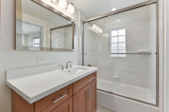 Private Bath #1 - 25 Bayo Vista Way