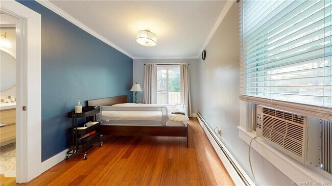 Building Photo - 18 Philip St