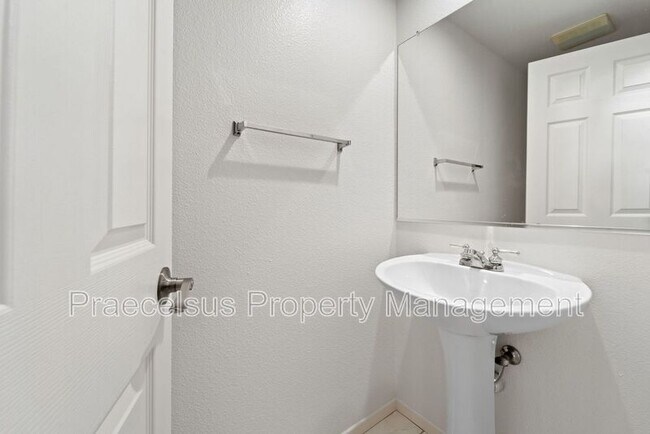 Building Photo - 8265 Gold Coast Dr