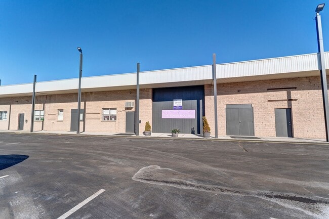 Building Photo - Spring Glen Business Center