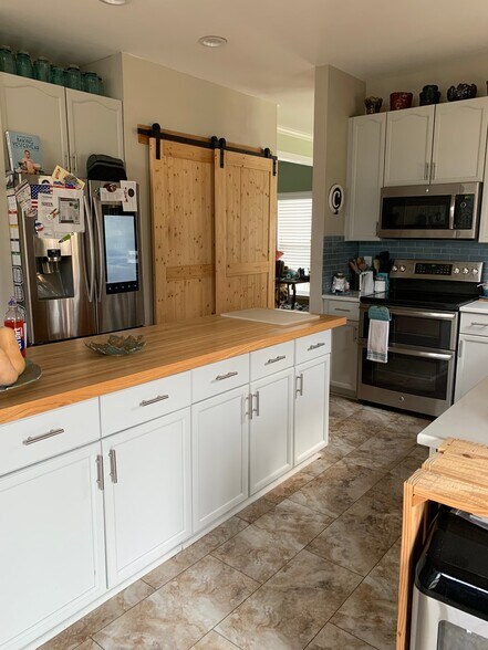 Building Photo - 107 Wheat Field Terrace