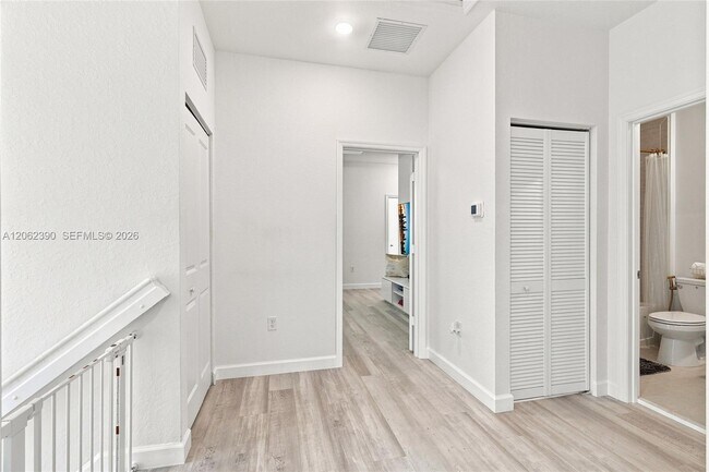 Building Photo - 20369 NW 5th Ct