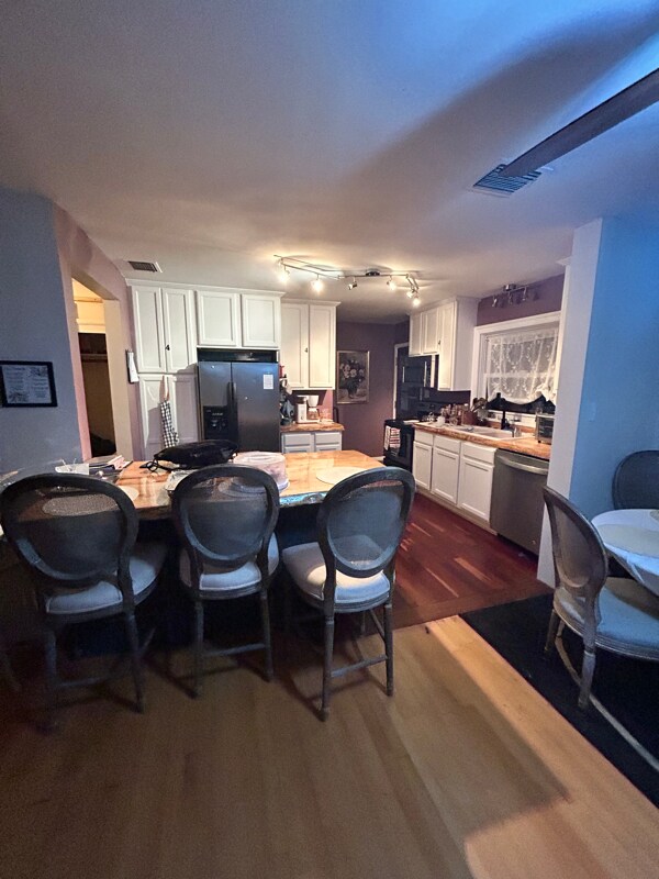 Building Photo - 10166 Glebe Rd