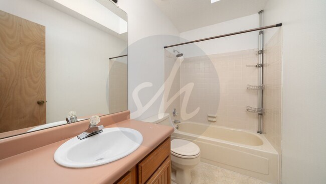 Building Photo - Old Farm Gem