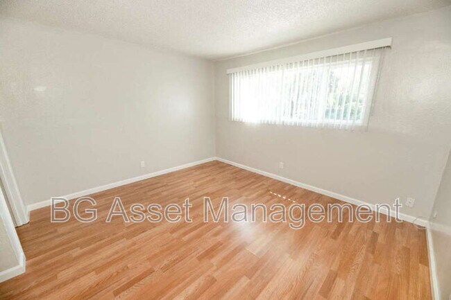 Building Photo - 106 Avian Dr