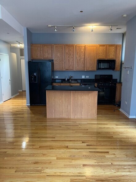Building Photo - 208 W Washington St