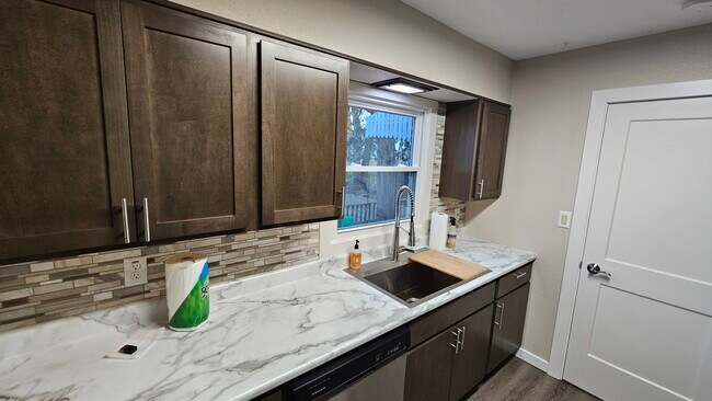 Kitchen - 1900 Locust St