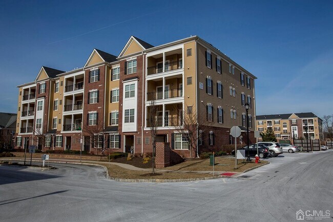 Building Photo - 4319 Pine Valley Way