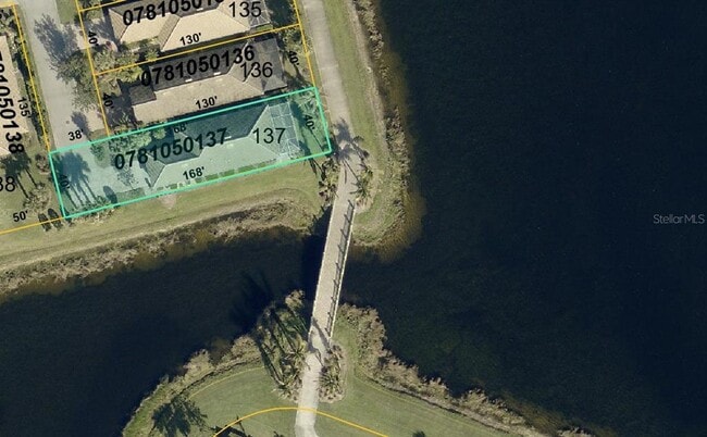 Building Photo - 19240 Isadora St