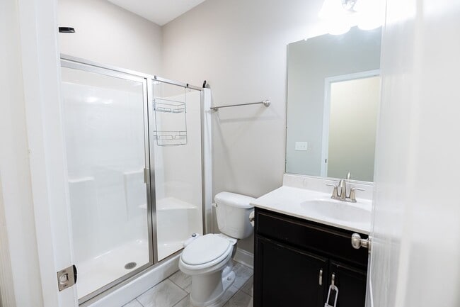 Building Photo - Stunning 5 Bedrooms, 4 Baths home in Summerfield with 2 car garage.