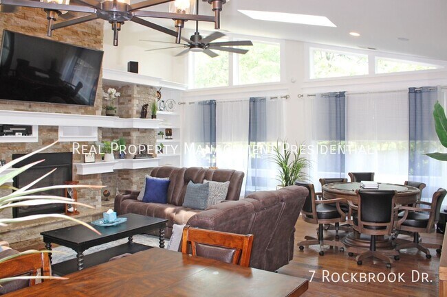 Building Photo - 7 Rockbrook Dr