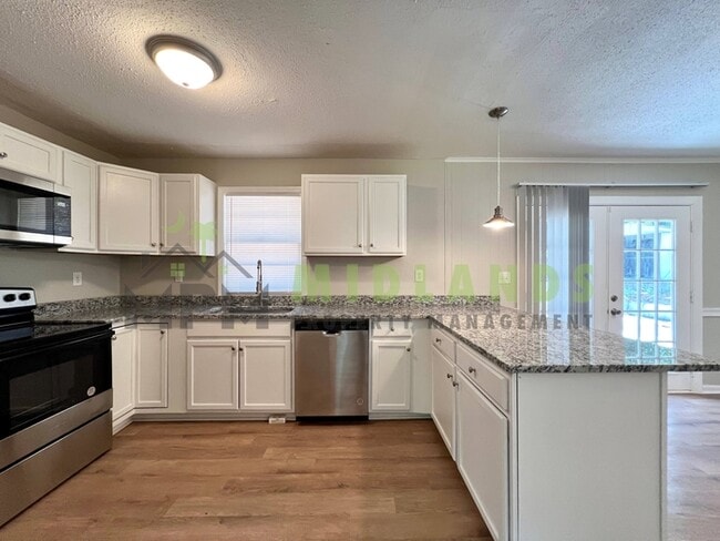 Building Photo - 202 Partridge Dr