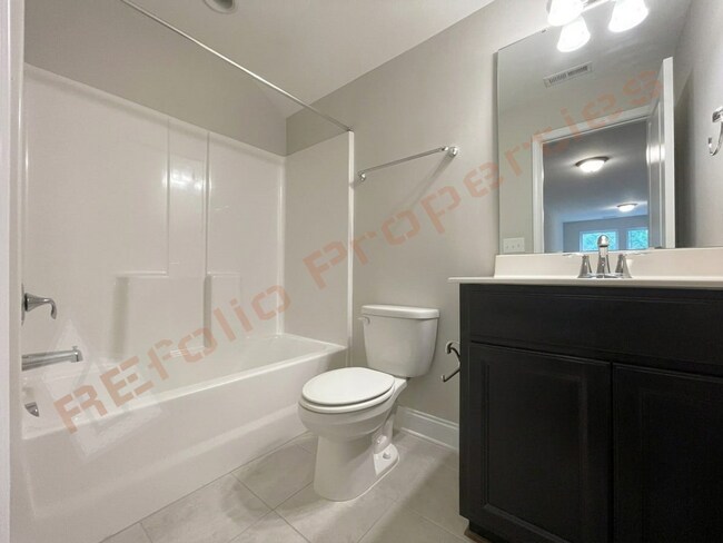 Building Photo - 139 Manordale Dr