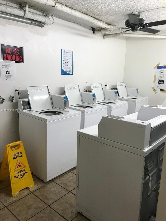 Building Photo - 16950 W Dixie Hwy