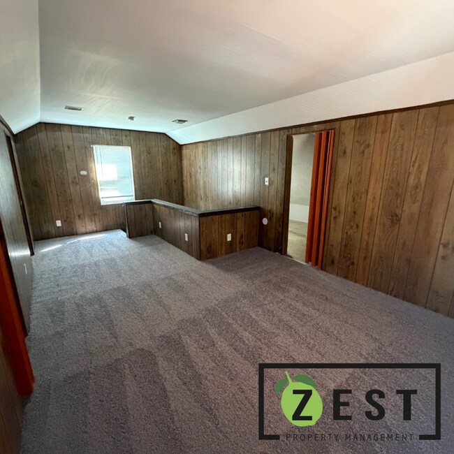 Building Photo - OPEN HOUSE 5/13! 3-3:30 PM!!! Beautiful 3 bedroom 1 Bath