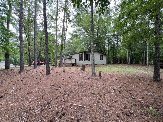 Building Photo - 102 Stillwater Dr