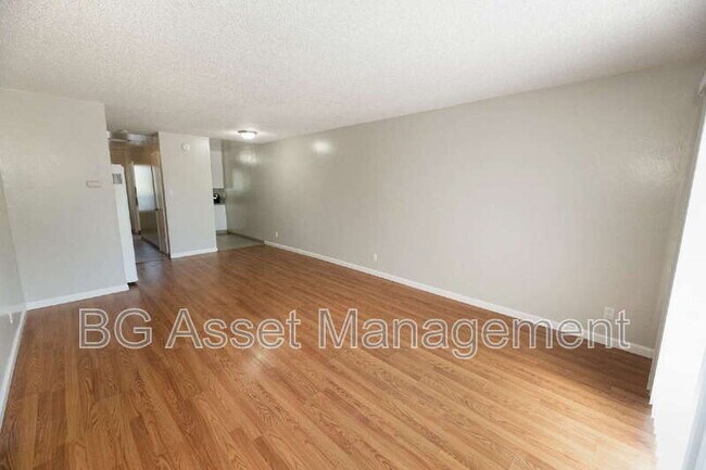 Building Photo - 106 Avian Dr