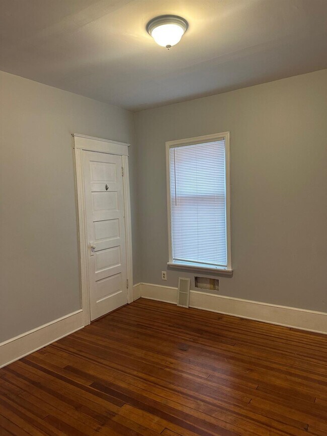 Building Photo - 24 Innis Ave