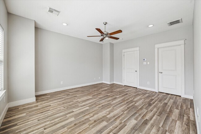 Building Photo - 2119 Cohn St