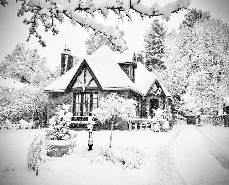 Building Photo - 483 Boulevard