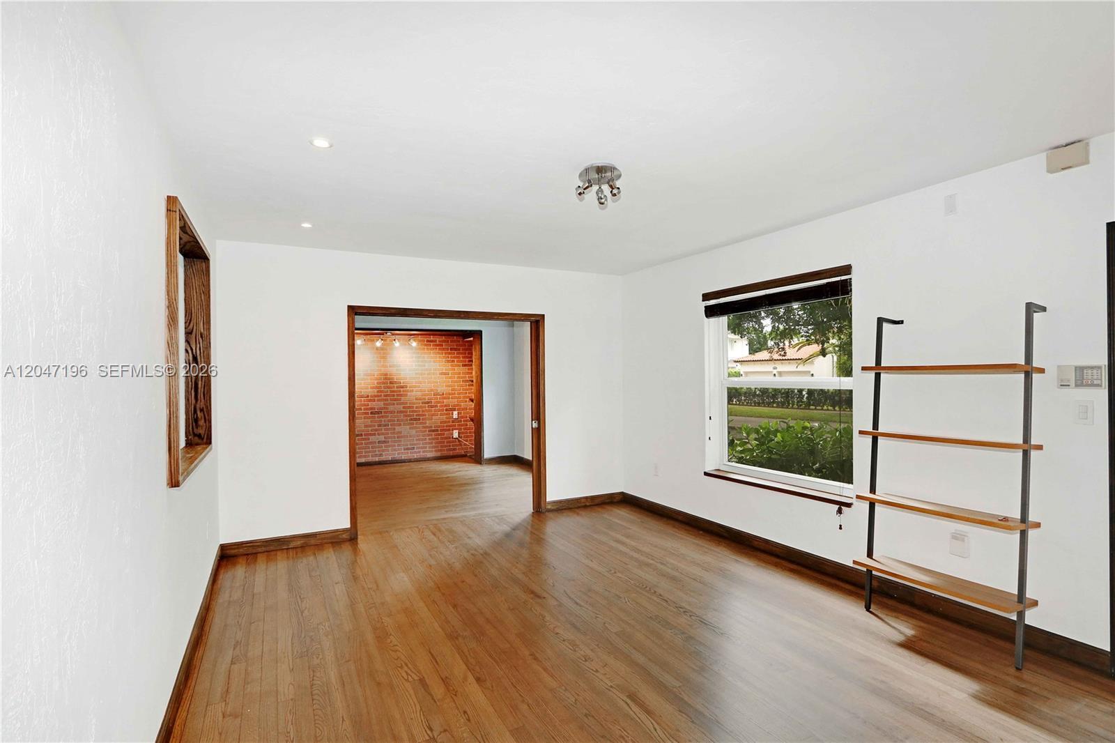 Building Photo - 221 Camilo Ave