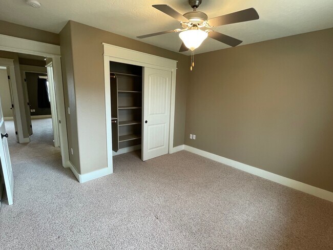 Building Photo - 2725 S Groom Way