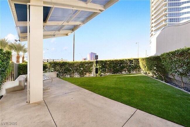 Building Photo - 4525 Dean Martin Dr