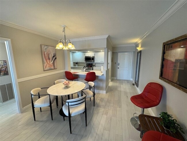 Building Photo - 95 N Birch Rd