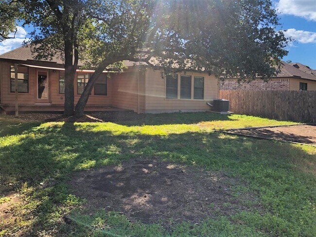 Building Photo - 2107 Outpost Dr