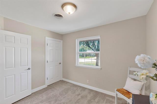 Building Photo - 2949 Hollandale Ln