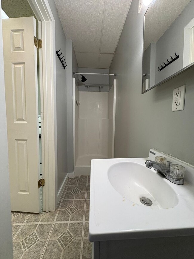 Building Photo - 2621 S Michigan St