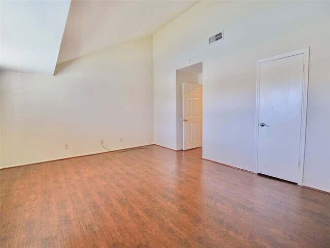 Building Photo - 1103 Dulles Ave