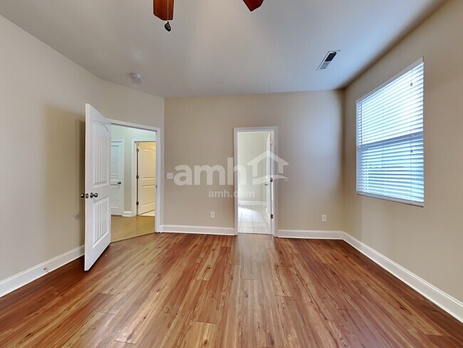 Building Photo - 306 Duck Pond Ln