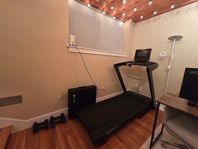 Building Photo - 155 Brookline St