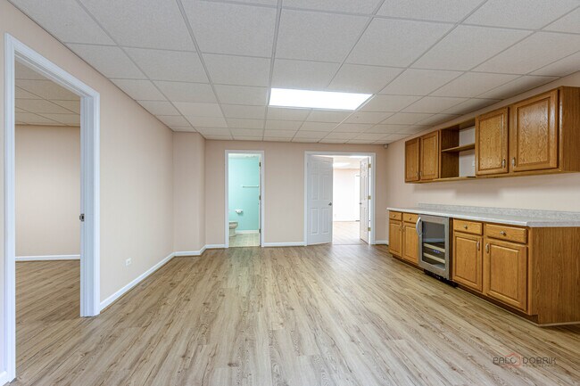 Building Photo - 5420 Belmont Ct