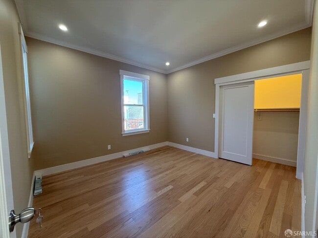 Building Photo - 1430 Judah St