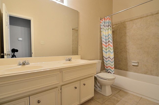 Building Photo - 20919 Field Manor Ln