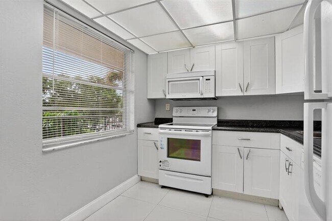 Building Photo - 3341 NW 47th Terrace