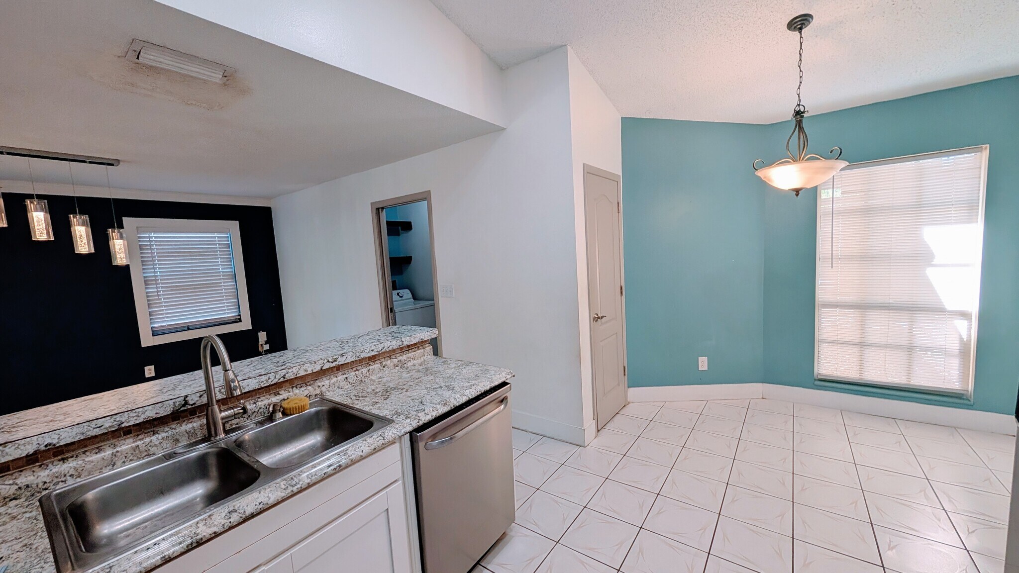 Building Photo - 12020 Fruitwood Dr