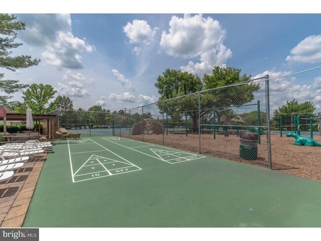 Building Photo - 16 Runnemede Rd