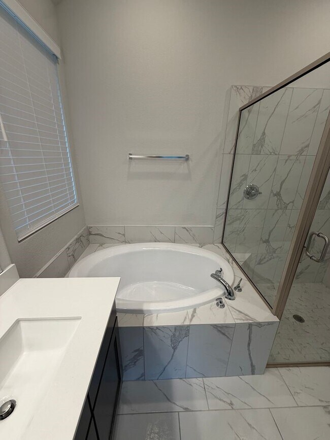 Building Photo - 107 Harlequin Duck Ct