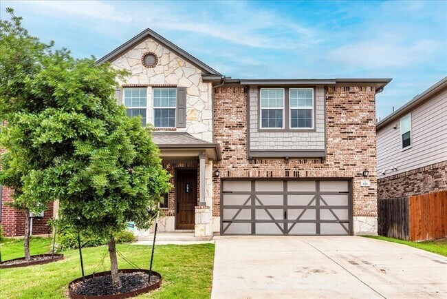 Building Photo - 528 Ayinger Ln