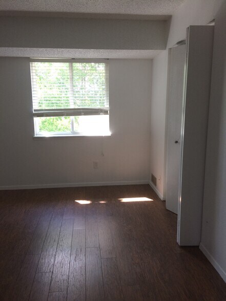 Building Photo - 27 S Murray Blvd