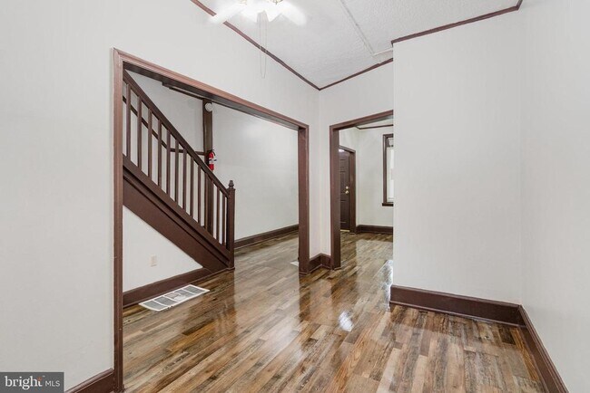 Building Photo - 1353 Howard St