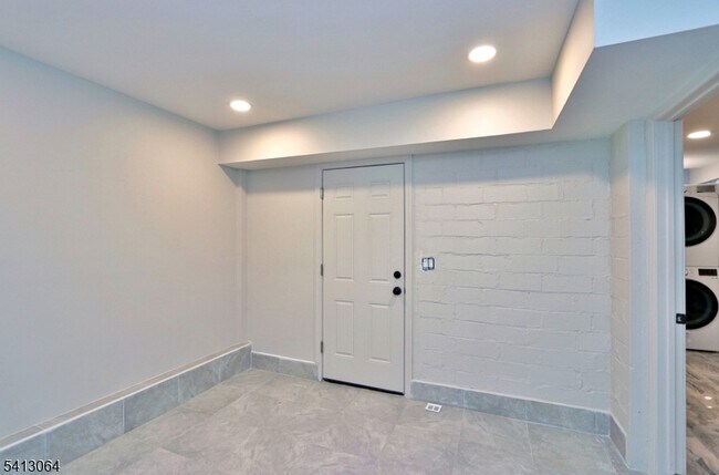 Building Photo - 75 Nolans Point Rd