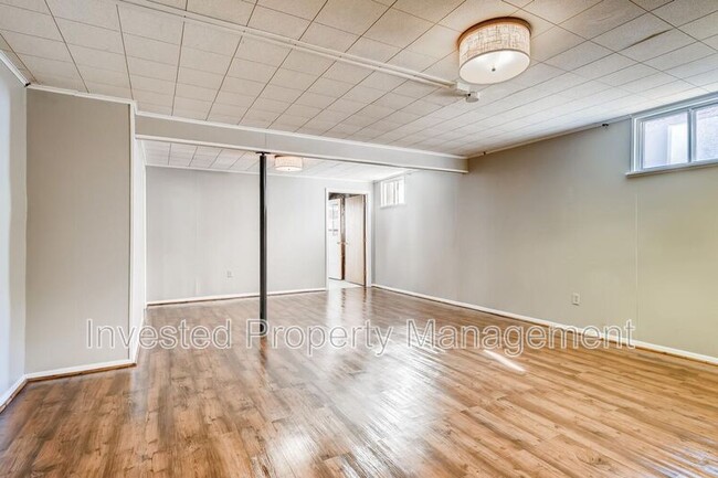 Building Photo - 1142 W Ida Ave