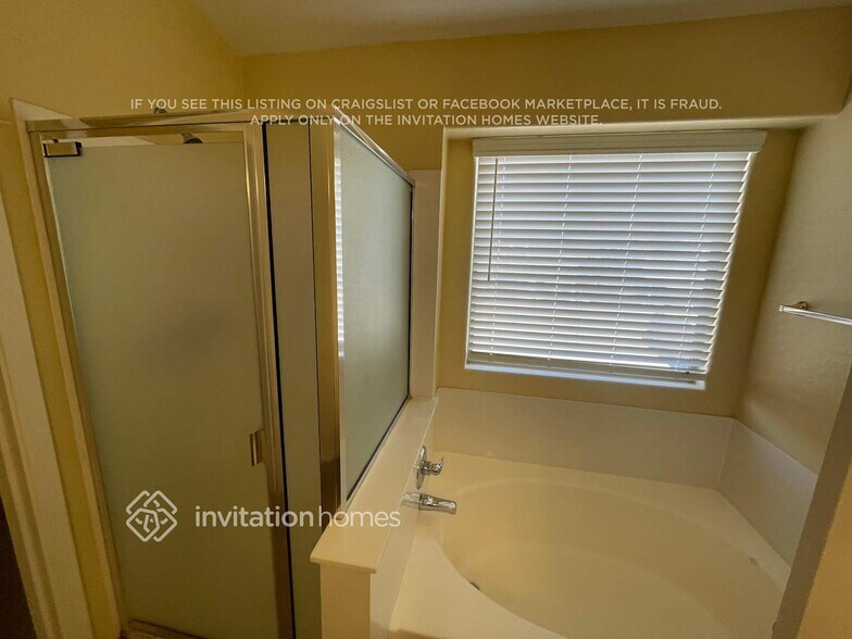 Building Photo - 12408 W Marshall Ave